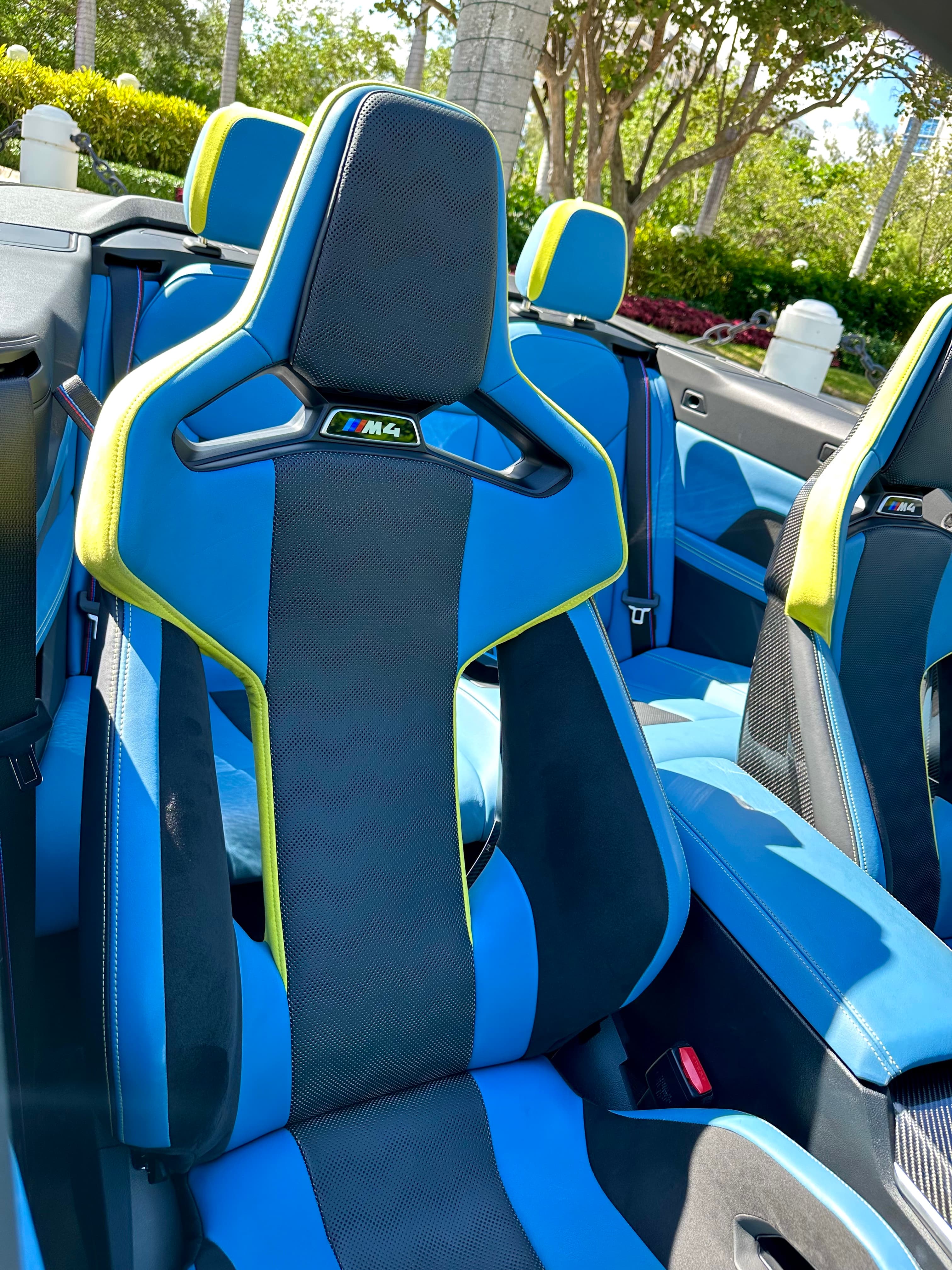 BMW M4 xDrive Convertible thumbnail 3