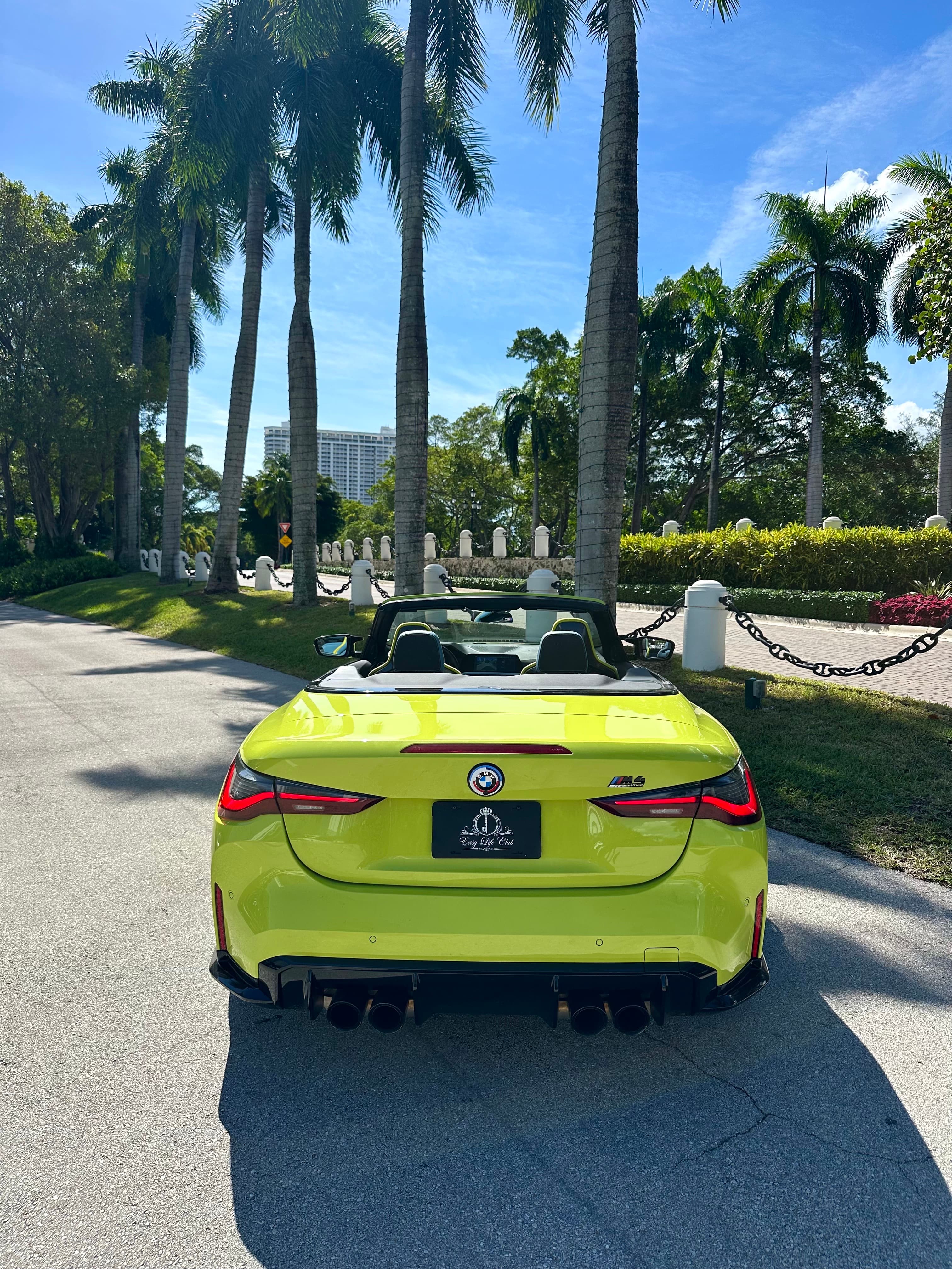 BMW M4 xDrive Convertible thumbnail 4