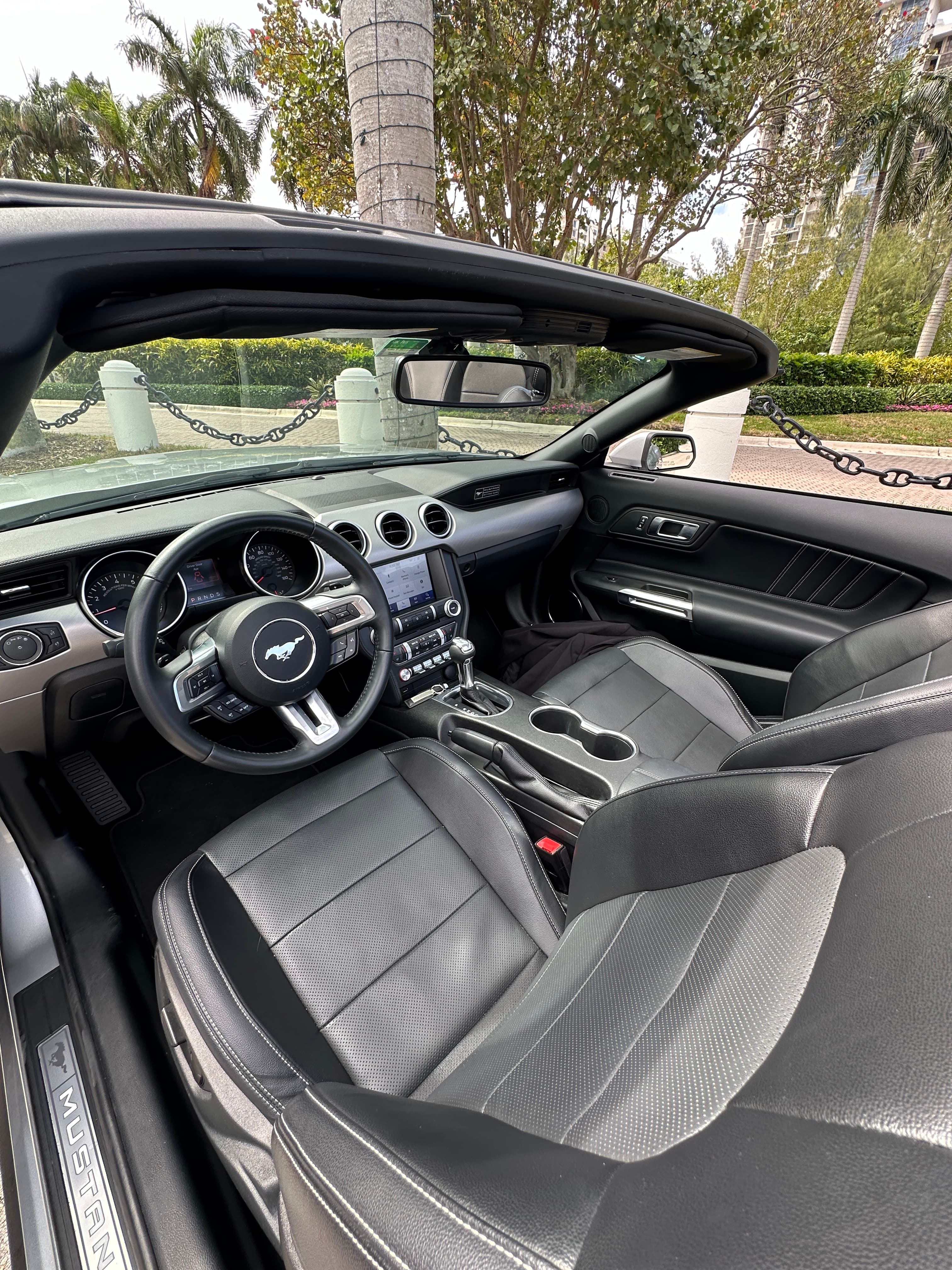 Ford Mustang thumbnail 5