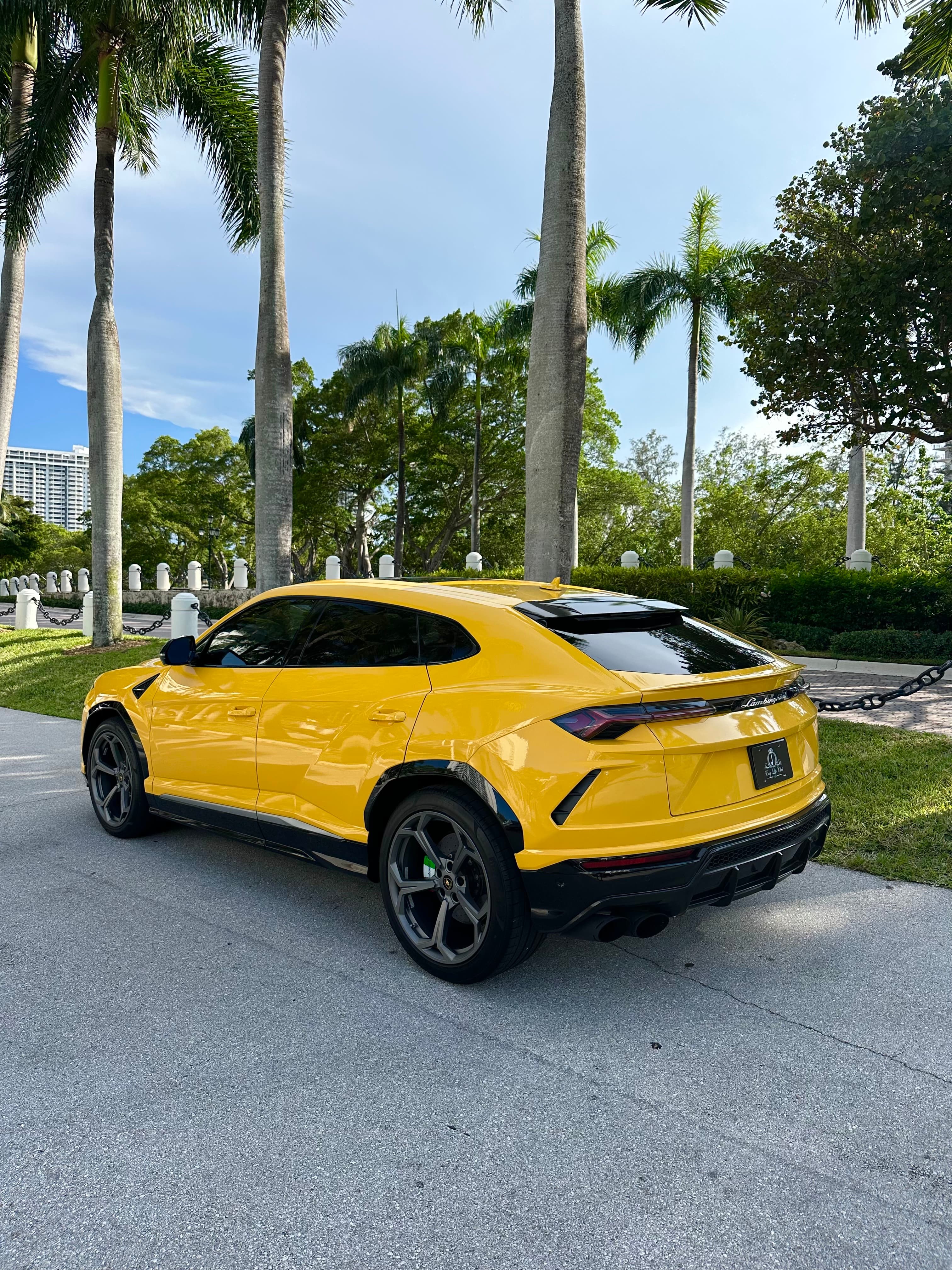 Lamborghini Urus thumbnail 2