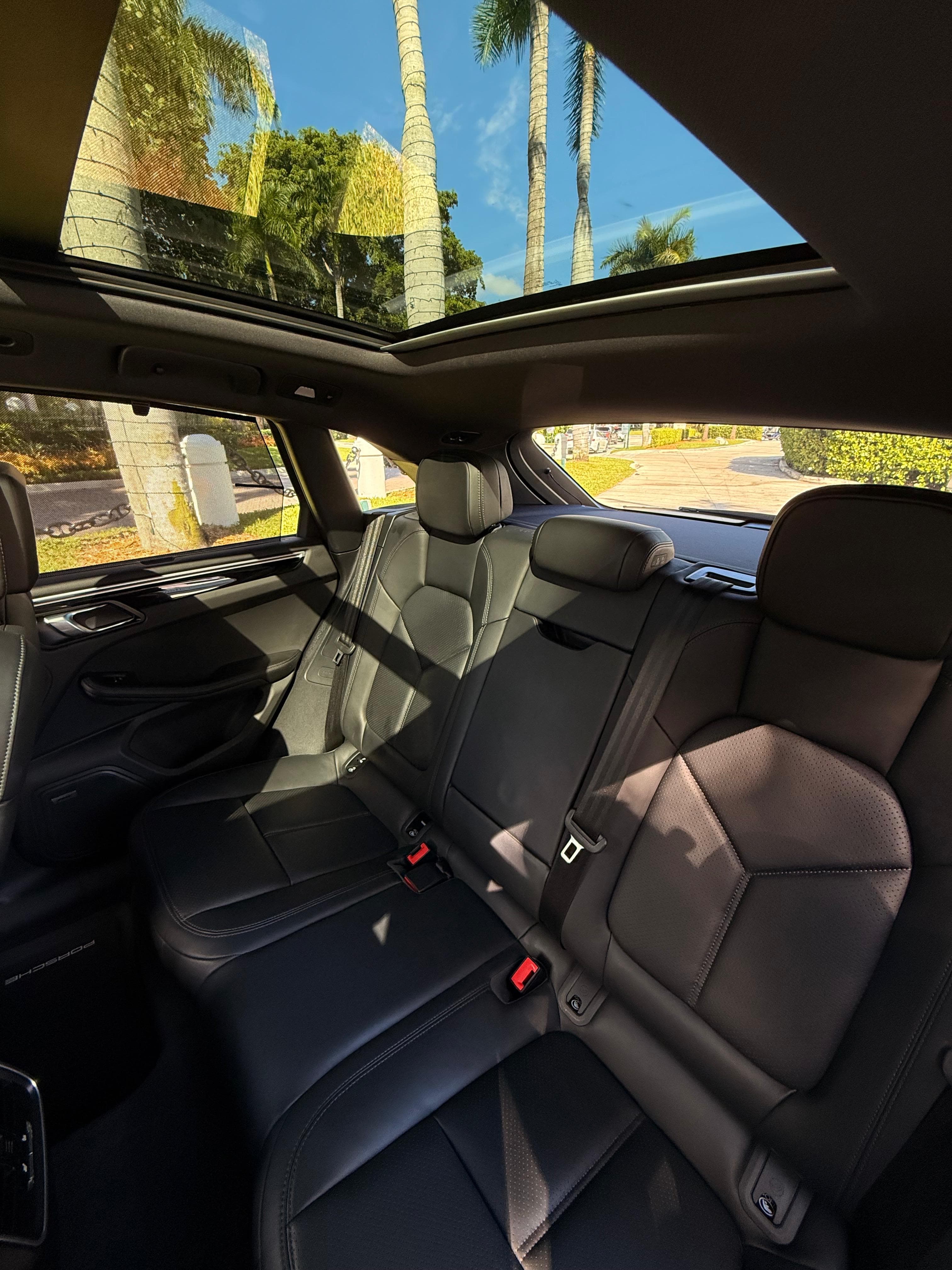 Porsche Macan thumbnail 4