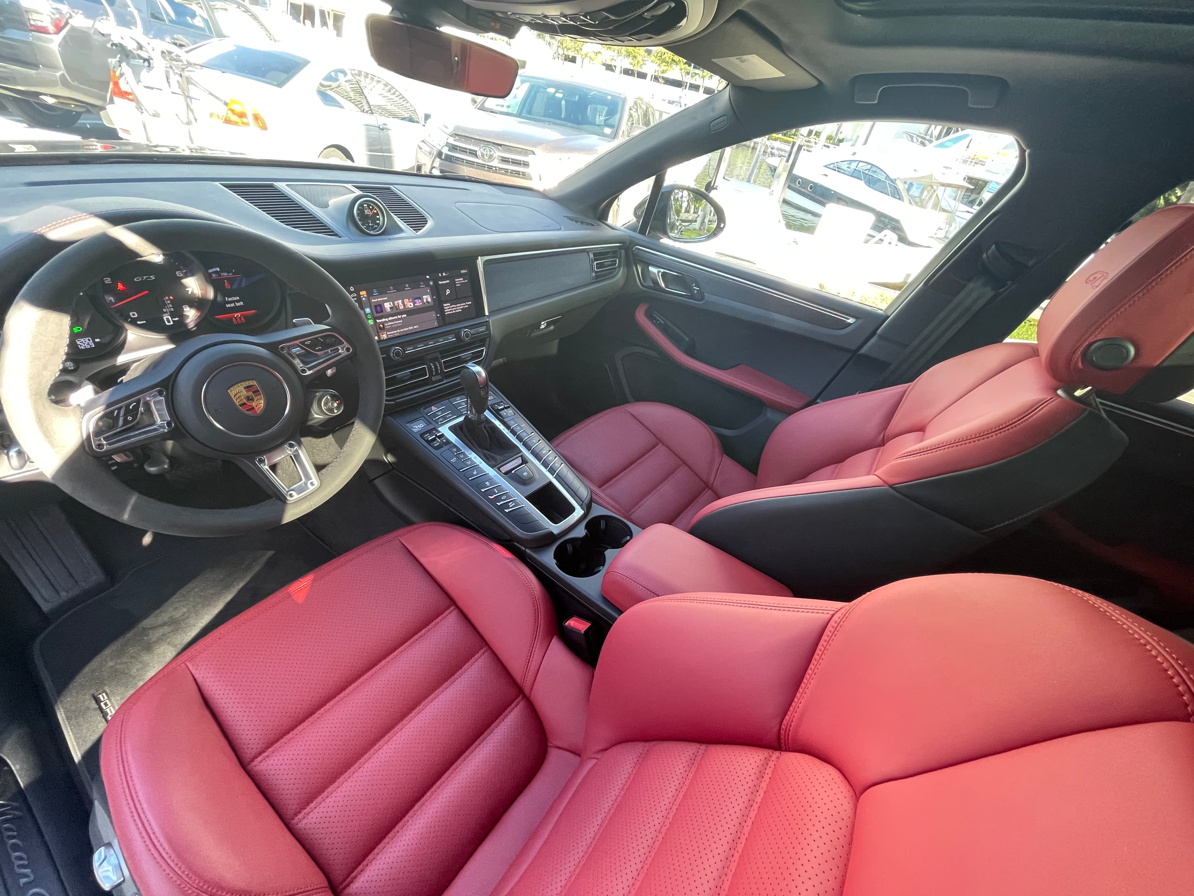 Porsche Macan GTS thumbnail 5