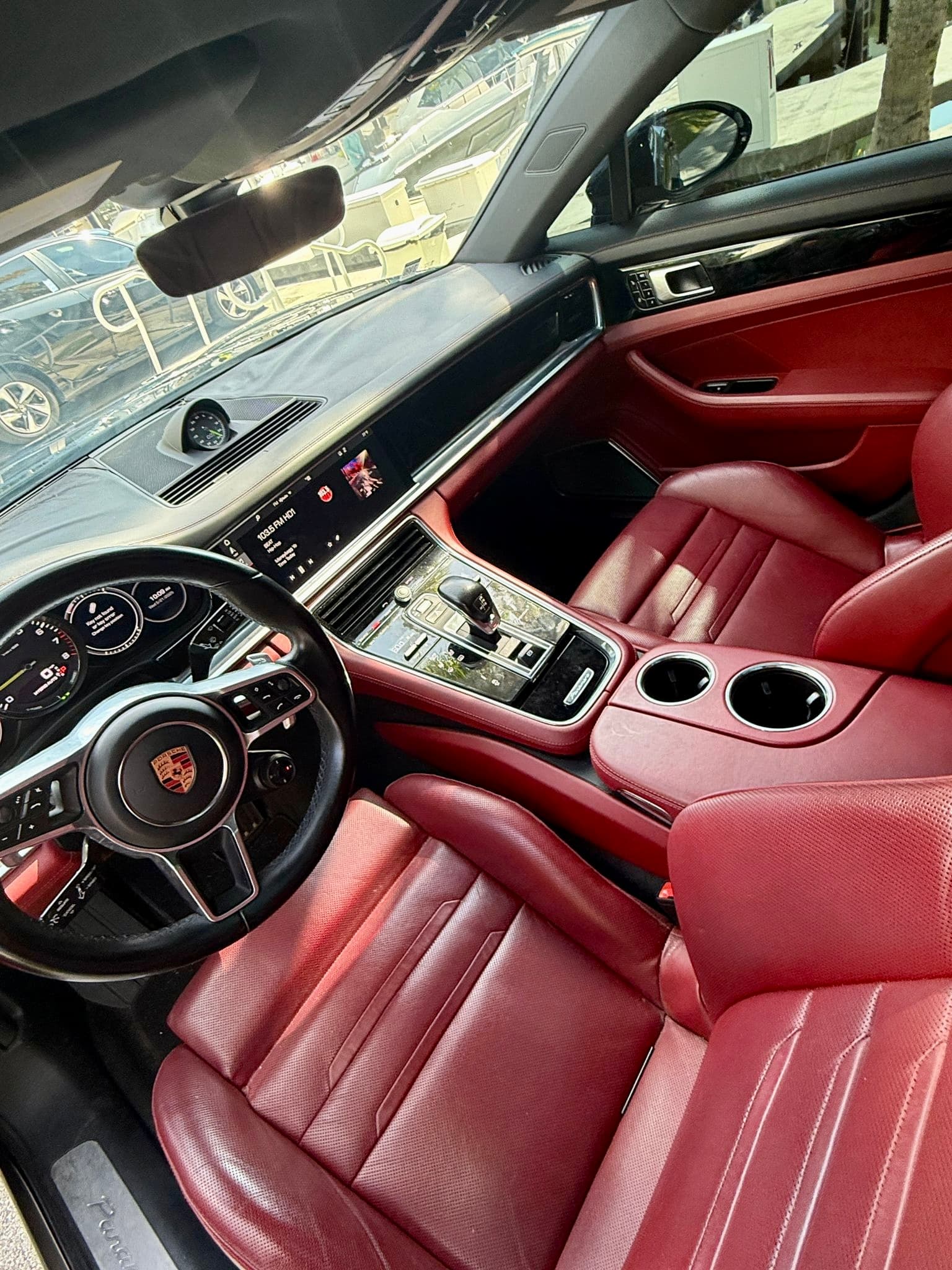 Porsche Panamera thumbnail 2